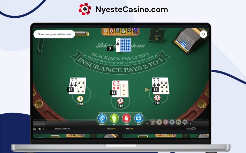 Blackjack splitt med flere hender på laptop.