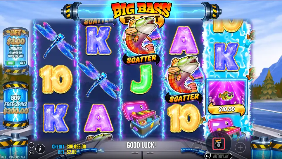 Lys Big Bass Splash-spilleautomatskjerm med fargerike hjul, froske-"Scatter"-symboler og "Lykke til!"-tekst.